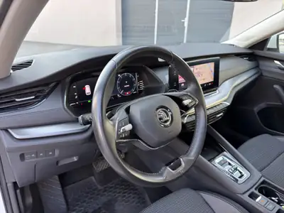 Skoda Octavia Combi 2.0 TDI 4×4 — Break robuste, transmission intégrale et consommation maîtrisée — Miniature 25