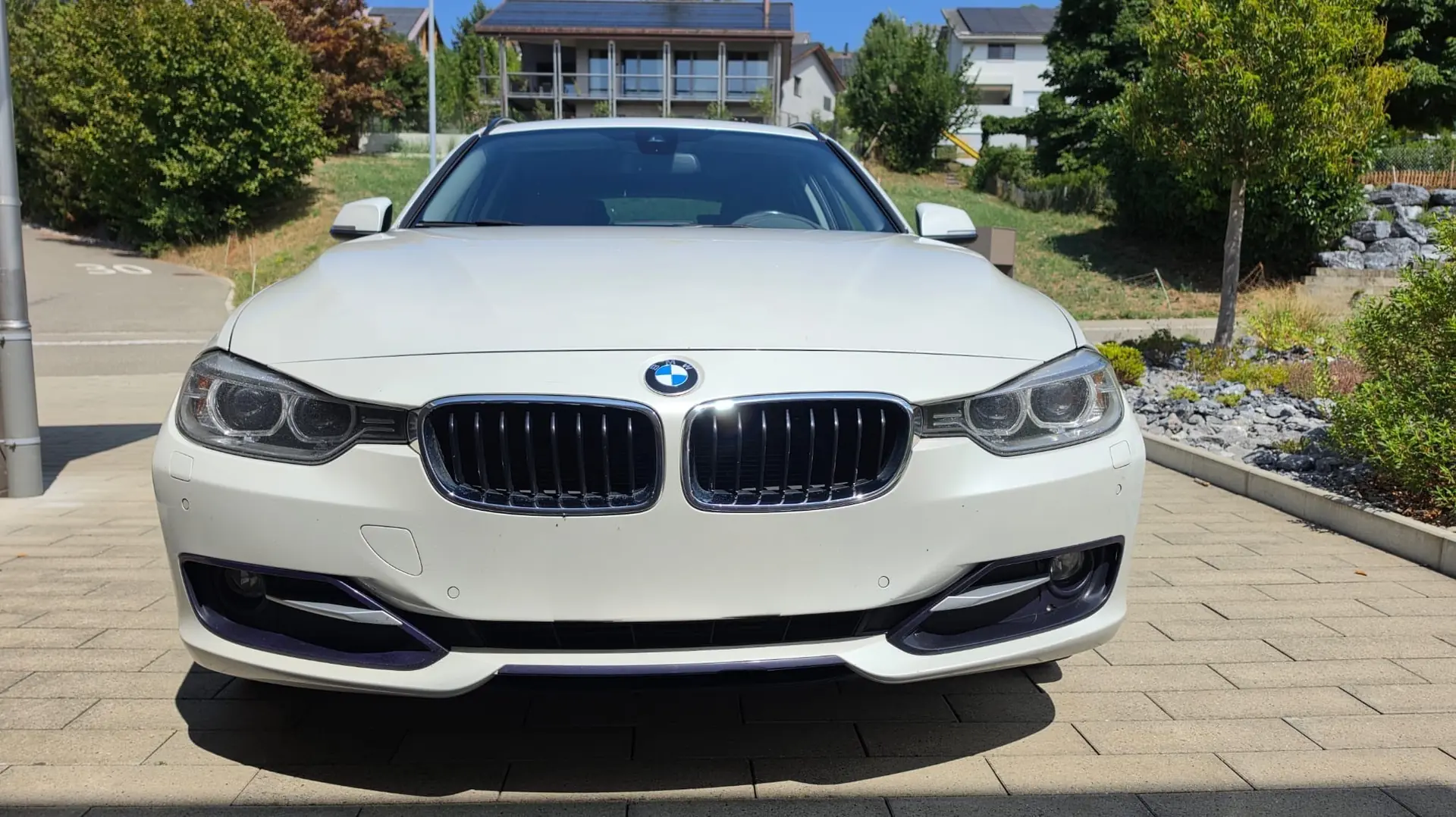 BMW 320d xDrive Touring — Diesel automatique, traction intégrale, break familial
