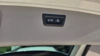 BMW 320d xDrive Touring — Diesel automatique, traction intégrale, break familial — Miniature 9