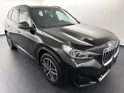 BMW X1 sDrive 18i M Sport 2025 — Dynamique urbain, faible kilométrage, garantie usine — intérieur