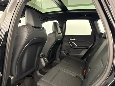 BMW X1 sDrive 18i M Sport 2025 — Dynamique urbain, faible kilométrage, garantie usine — détail
