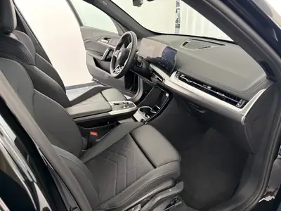BMW X1 sDrive 18i M Sport 2025 — Dynamique urbain, faible kilométrage, garantie usine — Miniature 9