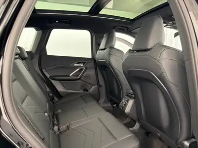 BMW X1 sDrive 18i M Sport 2025 — Dynamique urbain, faible kilométrage, garantie usine — Miniature 8