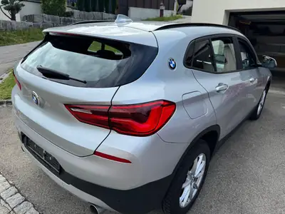 BMW X2 20i sDrive SDKG — SUV compact dynamique, frais du contrôle technique — side view