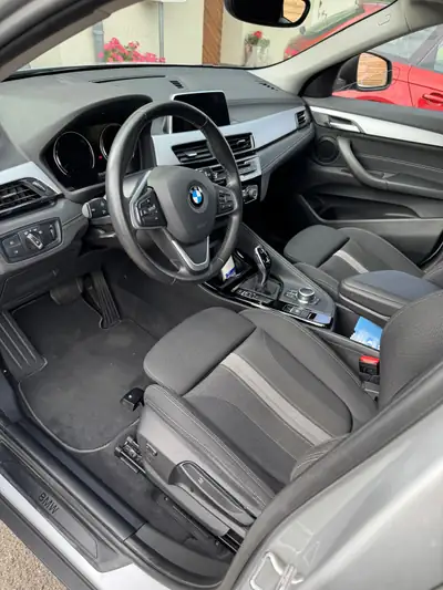 BMW X2 20i sDrive SDKG — SUV compact dynamique, frais du contrôle technique — interior