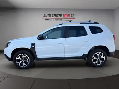 Dacia Duster TCe 130 Celebration 4x4 — SUV robuste 4x4, sièges chauffants, sans sinistre — Heckansicht