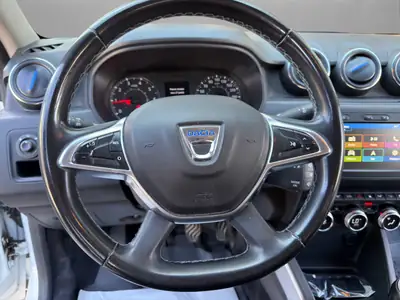 Dacia Duster TCe 130 Celebration 4x4 — SUV robuste 4x4, sièges chauffants, sans sinistre — Miniatur 10