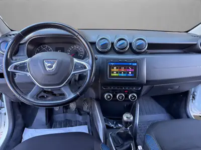 Dacia Duster TCe 130 Celebration 4x4 — SUV robuste 4x4, sièges chauffants, sans sinistre — Miniatur 14