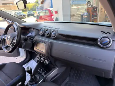 Dacia Duster TCe 130 Celebration 4x4 — SUV robuste 4x4, sièges chauffants, sans sinistre — Miniatur 24