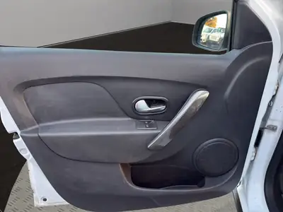 Dacia Logan MCV Stepway 2019 — Monospace pratique, économe et bien équipé — Miniature 12