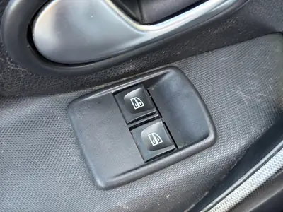 Dacia Logan MCV Stepway 2019 — Monospace pratique, économe et bien équipé — Miniature 21