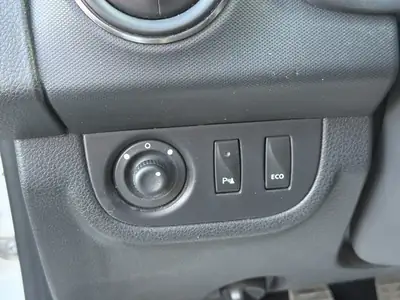 Dacia Logan MCV Stepway 2019 — Monospace pratique, économe et bien équipé — Miniature 22