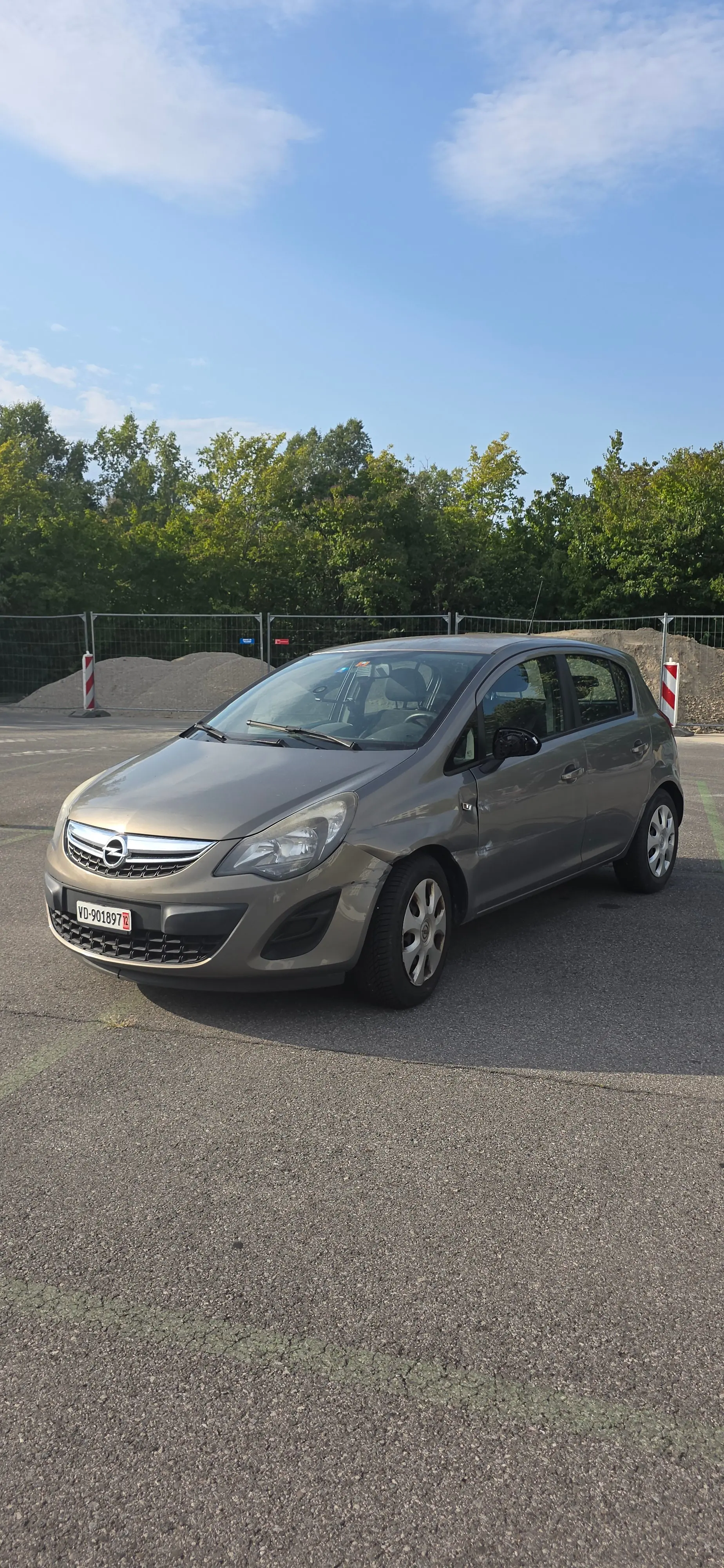 Opel Corsa 1.4i 16V Color Edition — Citadine fiable et économique, 145'000 km