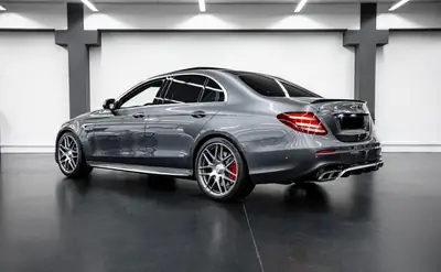 Mercedes-Benz E 63 S AMG 4matic+ — Berline haute performance 612 ch, kilométrage modéré — interior