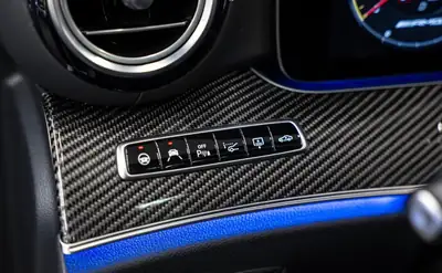 Mercedes-Benz E 63 S AMG 4matic+ — Berline haute performance 612 ch, kilométrage modéré — Thumbnail 10