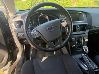 Volvo V40 Diesel 150 ch — Berline compacte fiable, entretien régulier — detail