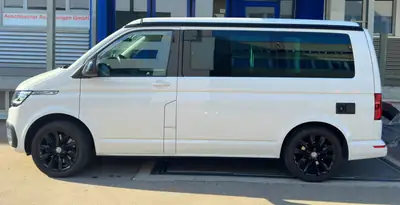 VW T6.1 Ocean Edition — Monospace 4x4 diesel performant, 83 900 km seulement — side view