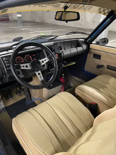 Renault R5 1400 Alpine Turbo — Légende des années 80, turbo performant — Armaturenbrett