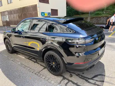Porsche Cayenne 3.0 V6 Platinum Edition — SUV sportif, première main, garantie usine — rear view