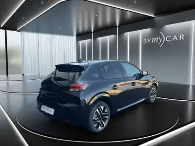 Peugeot 208 Elektrik 100 kW Allure — Citadine électrique nouvelle génération, ultra-moderne — Armaturenbrett
