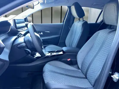 Peugeot 208 Elektrik 100 kW Allure — Citadine électrique nouvelle génération, ultra-moderne — Miniatur 8