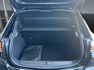 Peugeot 208 Elektrik 100 kW Allure — Citadine électrique nouvelle génération, ultra-moderne — Miniatur 12