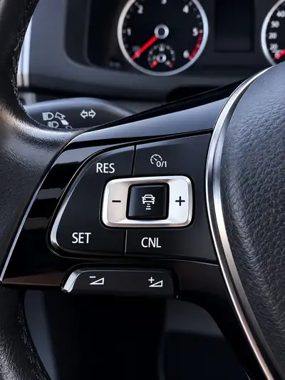 VW T6 2.0 TDI 150 ch — Minibus 8 places, transmission automatique, kilométrage maîtrisé — cruscotto