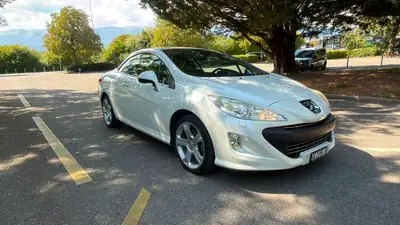 Peugeot 308 CC 2.0 HDi — Cabriolet élégant, moteur économique, entretien garage certifié — tableau de bord