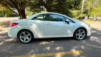 Peugeot 308 CC 2.0 HDi — Cabriolet élégant, moteur économique, entretien garage certifié — Miniature 8