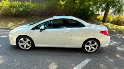 Peugeot 308 CC 2.0 HDi — Cabriolet élégant, moteur économique, entretien garage certifié — Miniature 10
