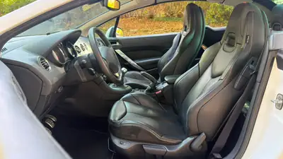 Peugeot 308 CC 2.0 HDi — Cabriolet élégant, moteur économique, entretien garage certifié — Miniature 15