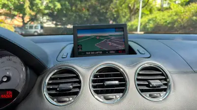Peugeot 308 CC 2.0 HDi — Cabriolet élégant, moteur économique, entretien garage certifié — Miniature 16