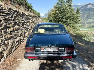 Jaguar XJ40 4.0 Sovereign — L'élégance anglaise intemporelle, moteur puissant et fiable — dashboard
