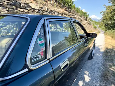 Jaguar XJ40 4.0 Sovereign — L'élégance anglaise intemporelle, moteur puissant et fiable — detail