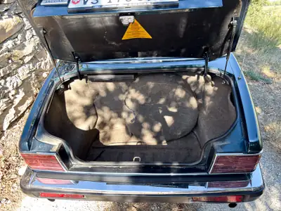 Jaguar XJ40 4.0 Sovereign — L'élégance anglaise intemporelle, moteur puissant et fiable — Thumbnail 18
