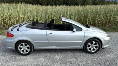 Peugeot 307 Cabriolet 2.0 16V 143 ch — Décapotable élégante, entretien optimal — vista esterna