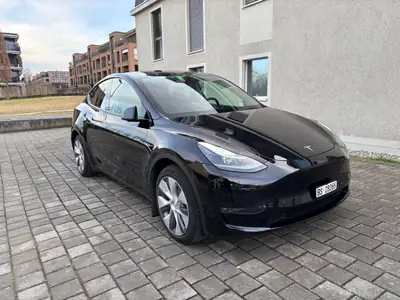 Tesla Model Y Long Range AWD — SUV électrique haute performance, 45 000 km seulement — arrière