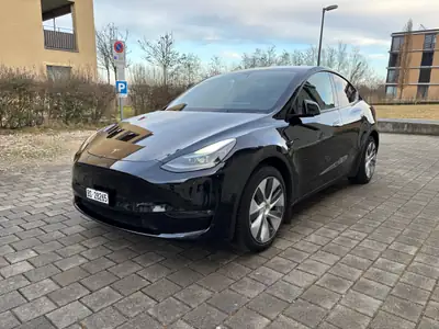 Tesla Model Y Long Range AWD — SUV électrique haute performance, 45 000 km seulement — Miniature 7