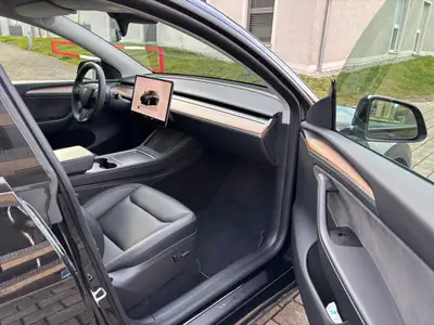 Tesla Model Y Long Range AWD — SUV électrique haute performance, 45 000 km seulement — Miniature 13