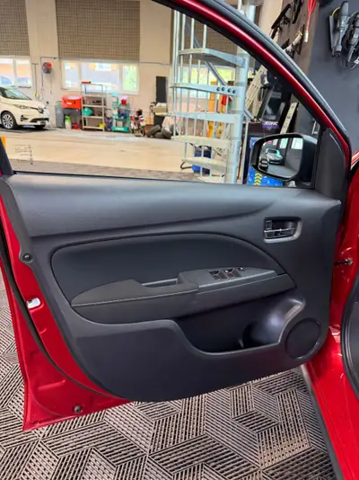 Mitsubishi Space Star 1.2 CVT Intense+ — Citadine fiable, seulement 4'890 km, garantie usine — Miniature 12