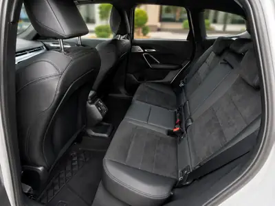 BMW iX1 20 eDrive M Sport 2025 — SUV électrique compact, design premium et 33 000 km — Miniatur 15