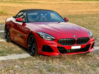 BMW Z4 M40i 2022 — Roadster sportif à état neuf, 7500 km seulement — side view
