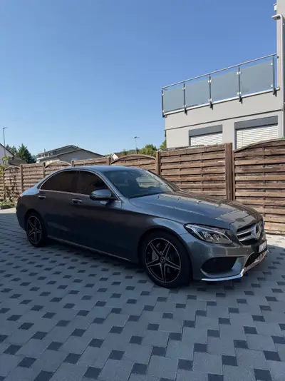 Mercedes-Benz C 250 d AMG Line 4Matic — Berline premium diesel, 8 pneus + révisions offertes — Außenansicht