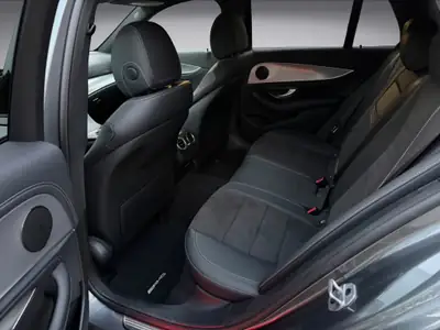 Mercedes-Benz E 200 d AMG Line — Break diesel, équipement premium, 116'650 km — Miniature 11