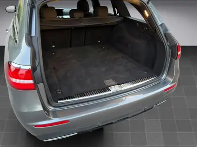 Mercedes-Benz E 200 d AMG Line — Break diesel, équipement premium, 116'650 km — Miniature 18