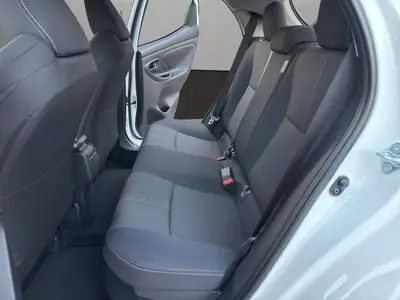 Toyota Yaris 1.5 Teamplayer e-CVT — Hybride performant, nouveau véhicule, garantie étendue — Miniature 13