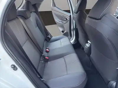 Toyota Yaris 1.5 Teamplayer e-CVT — Hybride performant, nouveau véhicule, garantie étendue — Miniature 18