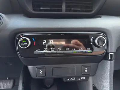 Toyota Yaris 1.5 Teamplayer e-CVT — Hybride performant, nouveau véhicule, garantie étendue — Miniature 16