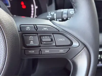 Toyota Yaris 1.5 Teamplayer e-CVT — Hybride performant, nouveau véhicule, garantie étendue — Miniature 26