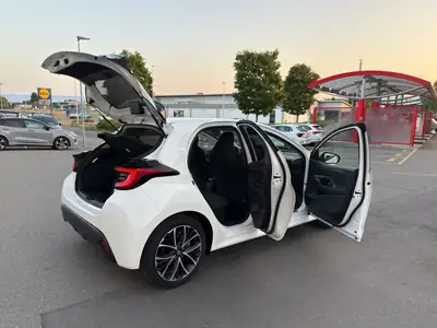 Toyota Yaris 1.5 Teamplayer e-CVT — Hybride performant, nouveau véhicule, garantie étendue — Miniature 33